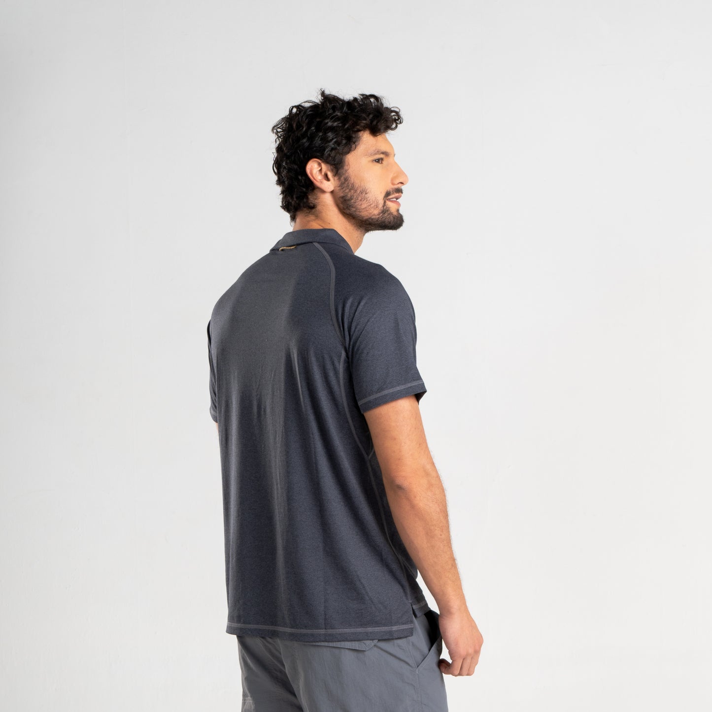 Polera Hombre Destination Gris