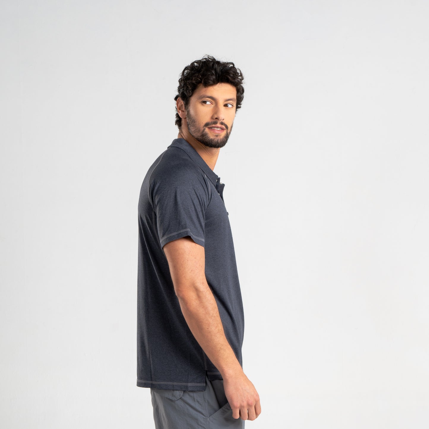 Polera Hombre Destination Gris