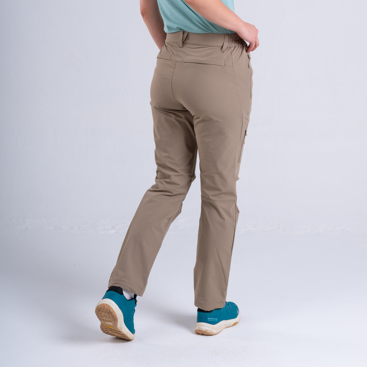 Pantalón Mujer Aku Beige
