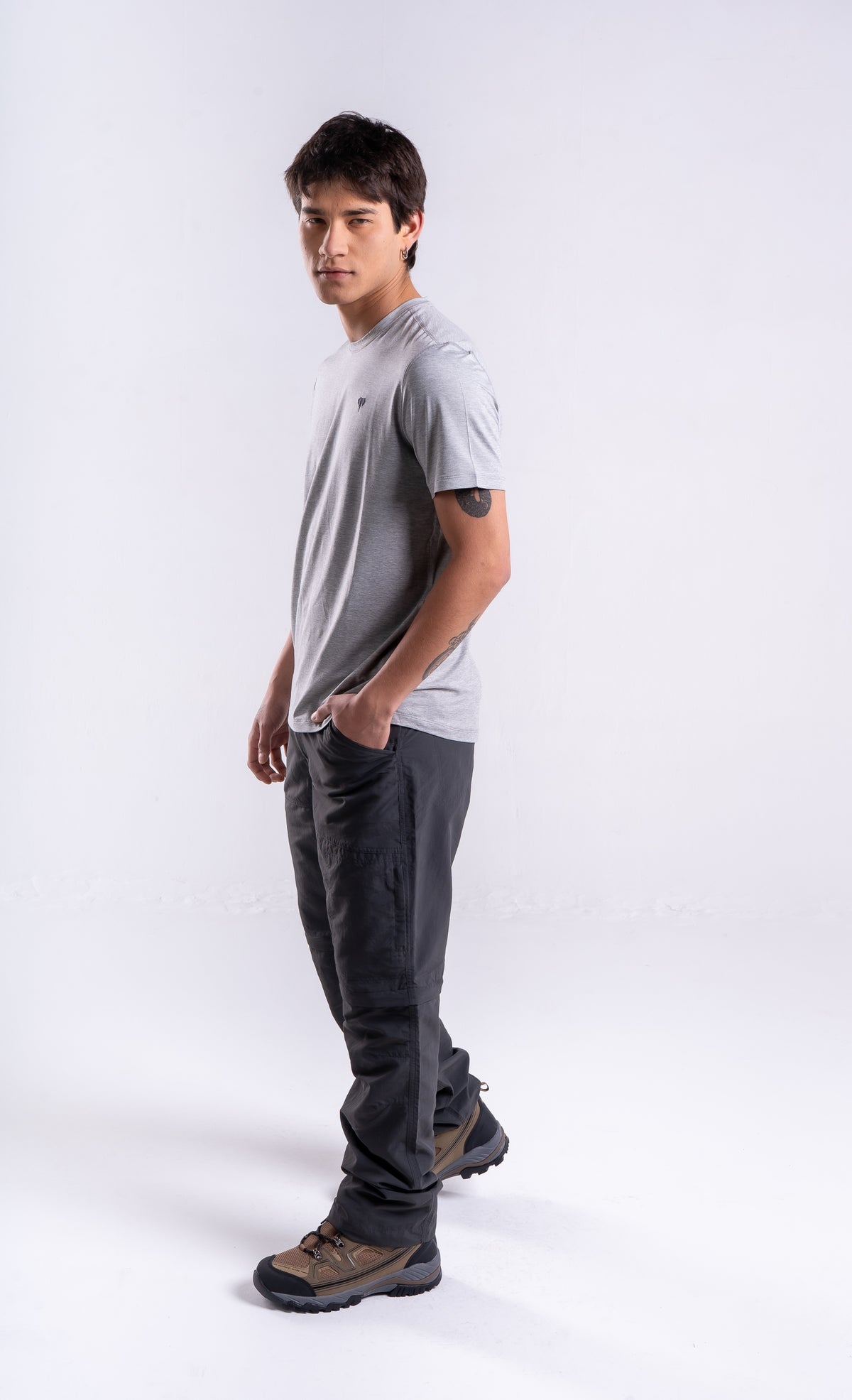 Polera Hombre Travesia Gris